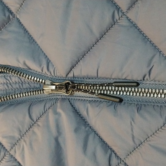 Canyon Creek Women's Quilted Puffer Vest Size Medium. Light Blue. Zip up. - Picture 5 of 8